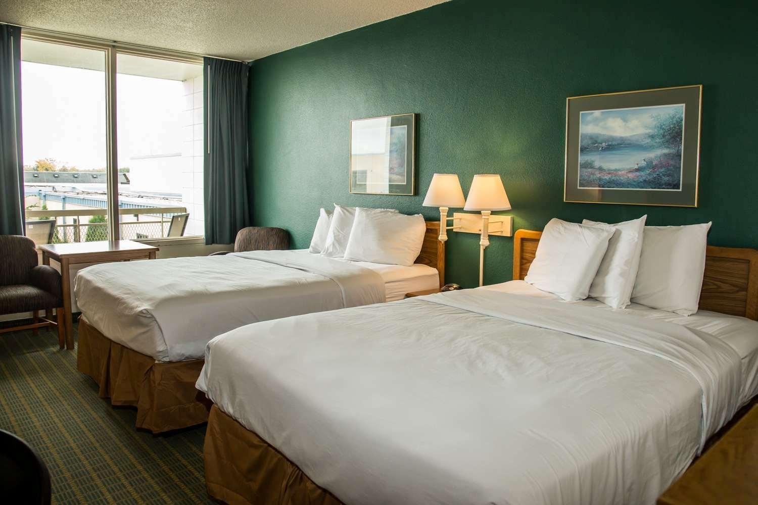 Baymont By Wyndham Fargo Hotel Exterior foto